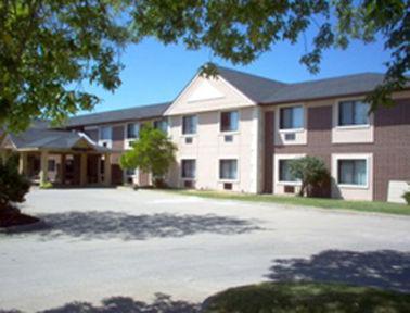 Super 8 By Wyndham Clive Ia Motel Buitenkant foto