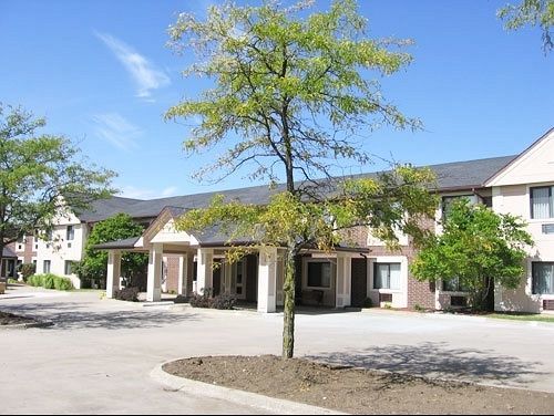 Super 8 By Wyndham Clive Ia Motel Buitenkant foto