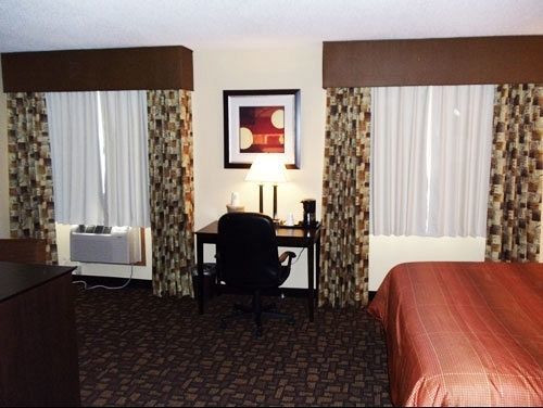 Super 8 By Wyndham Clive Ia Motel Buitenkant foto